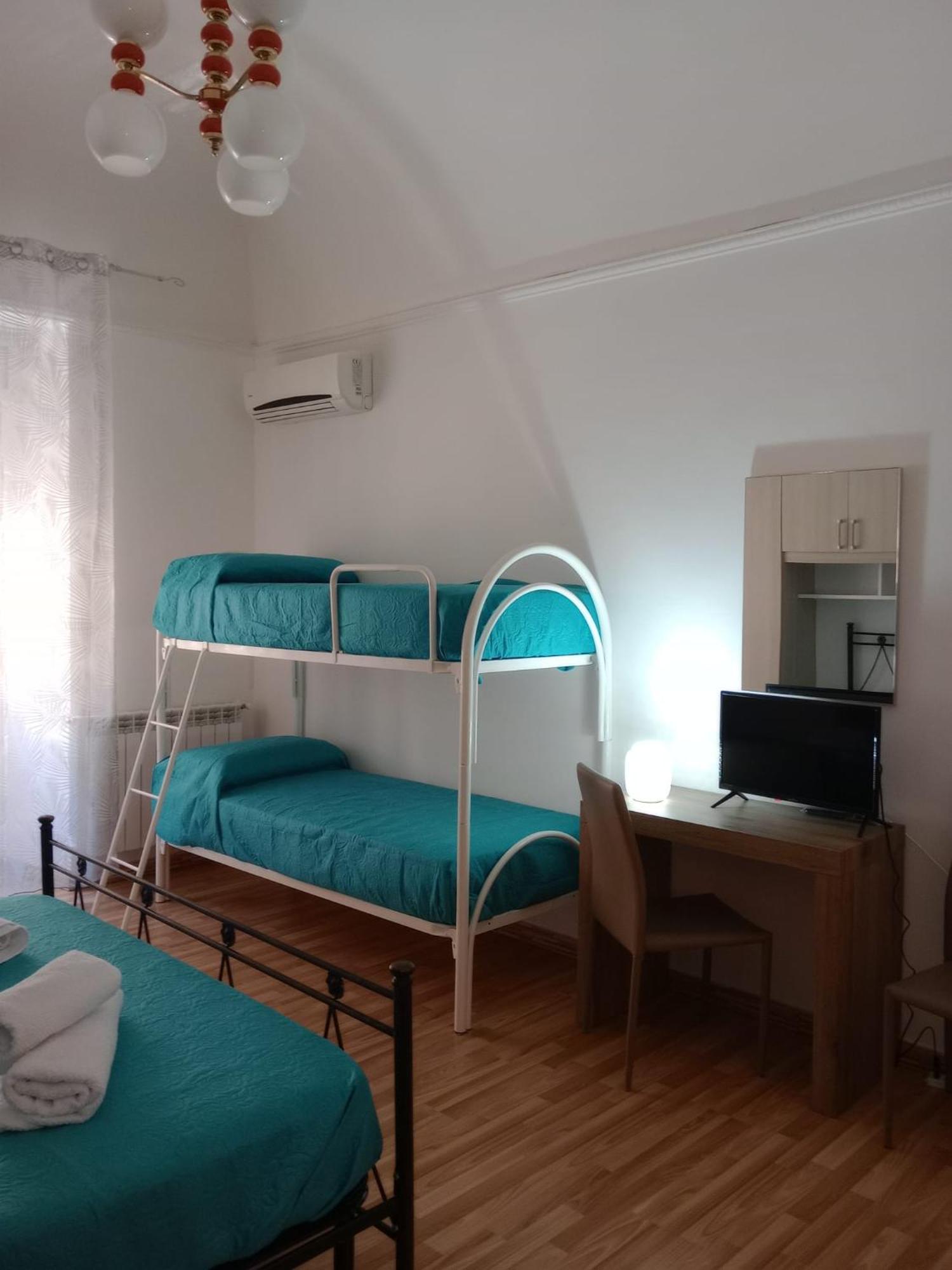 Sweet Home Tra I Due Mari Taranto Exterior photo